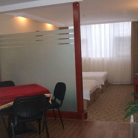 Greentree Inn Guiyang Penshuichi Business Hotel Dış mekan fotoğraf