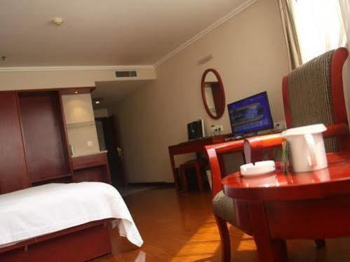 Greentree Inn Guiyang Penshuichi Business Hotel Dış mekan fotoğraf